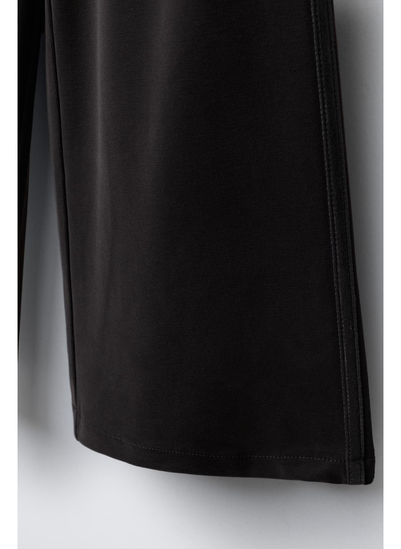 Широкие спортивные брюки Широкие спортивные брюки