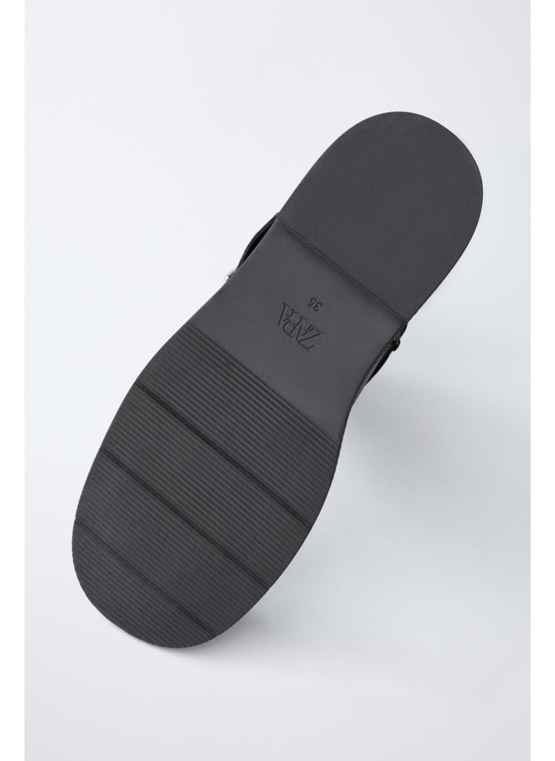 Ботинки из кожи с пряжкой Ботинки из кожи с пряжкой