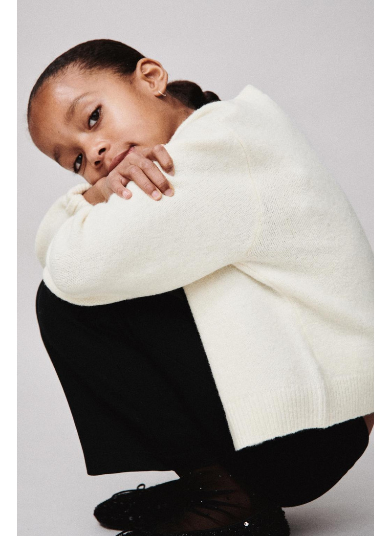 Брюки с цветочными деталями на замке Брюки с цветочными деталями на замке