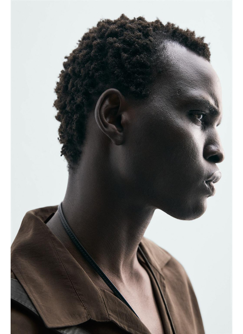 Поло с плавными линиями Поло с плавными линиями