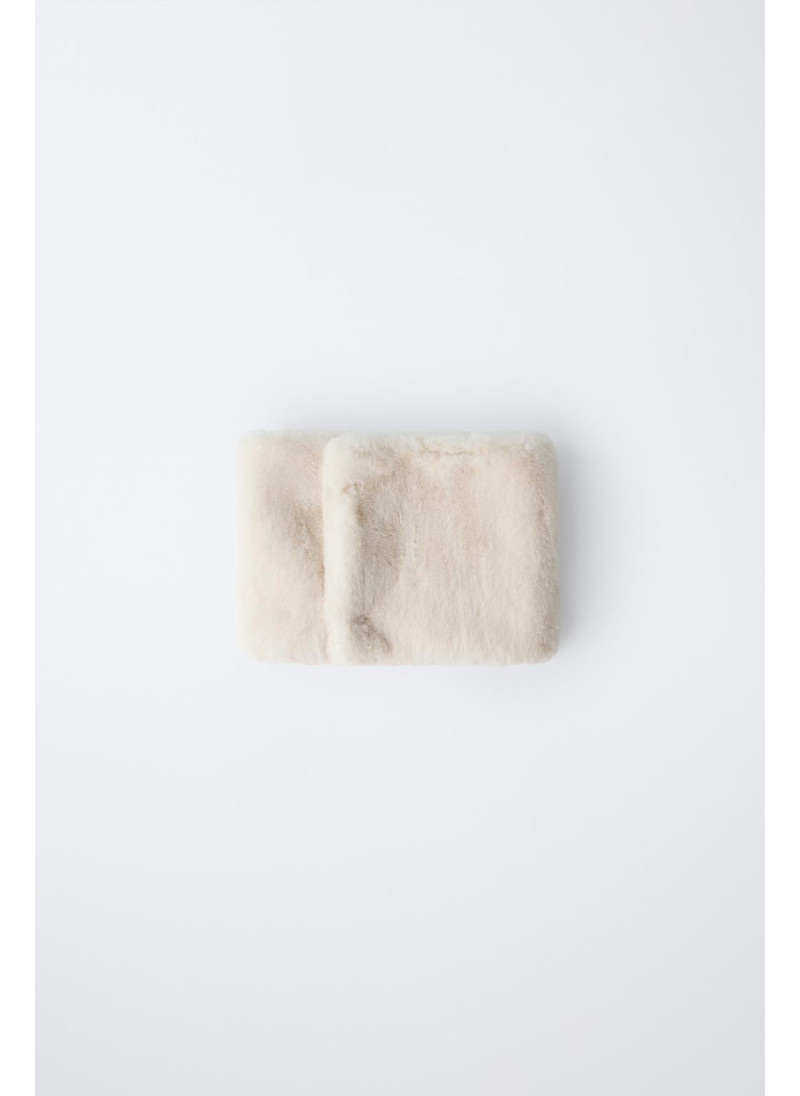 Шаль из искусственного мех�...