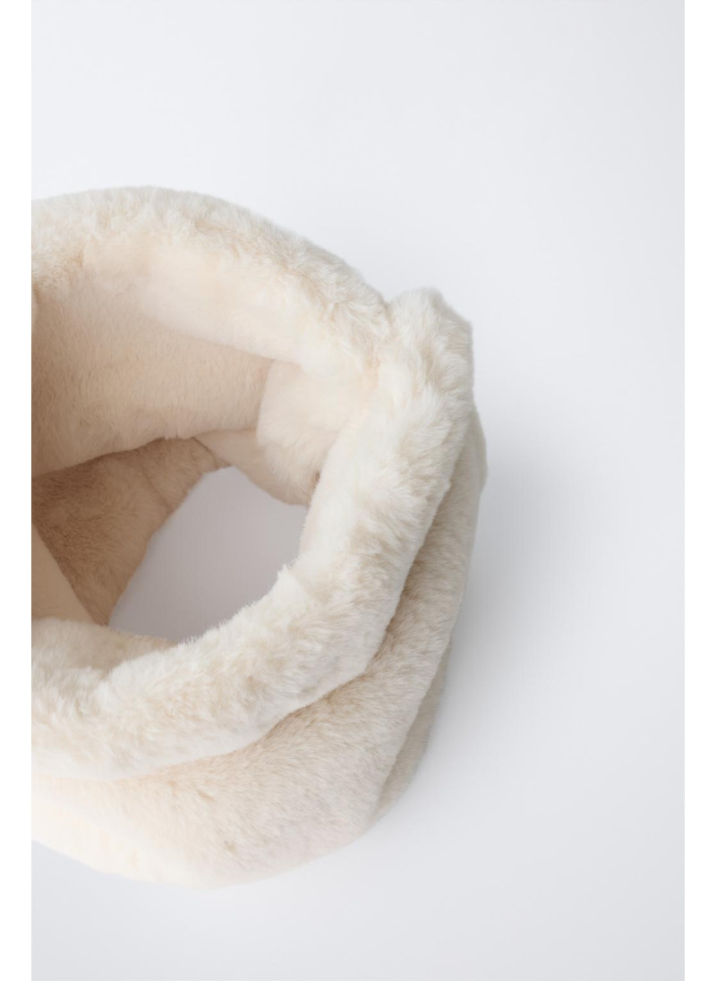 Шаль из искусственного меха Шаль из искусственного меха