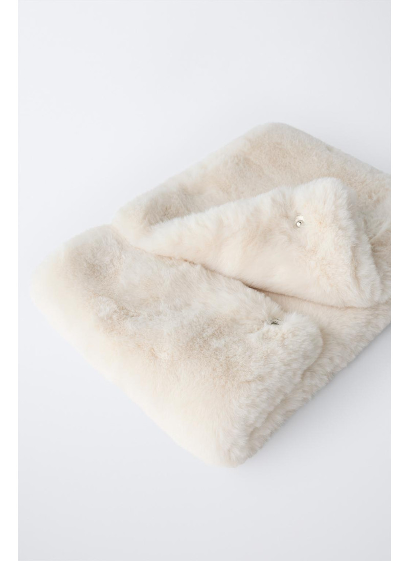 Шаль из искусственного меха Шаль из искусственного меха