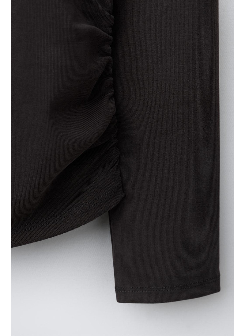 СПОРТИВНАЯ ФУТБОЛКА СО СБОРКАМИ СПОРТИВНАЯ ФУТБОЛКА СО СБОРКАМИ