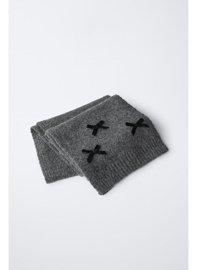 ТРИКОТАЖНЫЙ ШАРФ С БАРХАТНЫМИ БАНТАМИ ТРИКОТАЖНЫЙ ШАРФ С БАРХАТНЫМИ БАНТАМИ