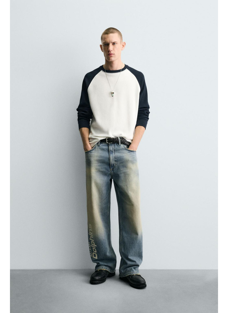 ДЖИНСЫ RELAXED FIT С ВЫШИВКОЙ NFL M...