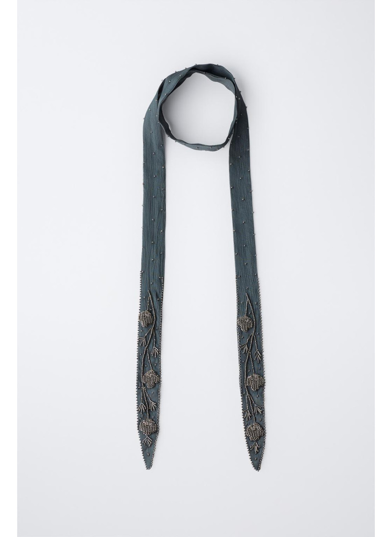 Шарф-ожерелье с вышивкой Шарф-ожерелье с вышивкой