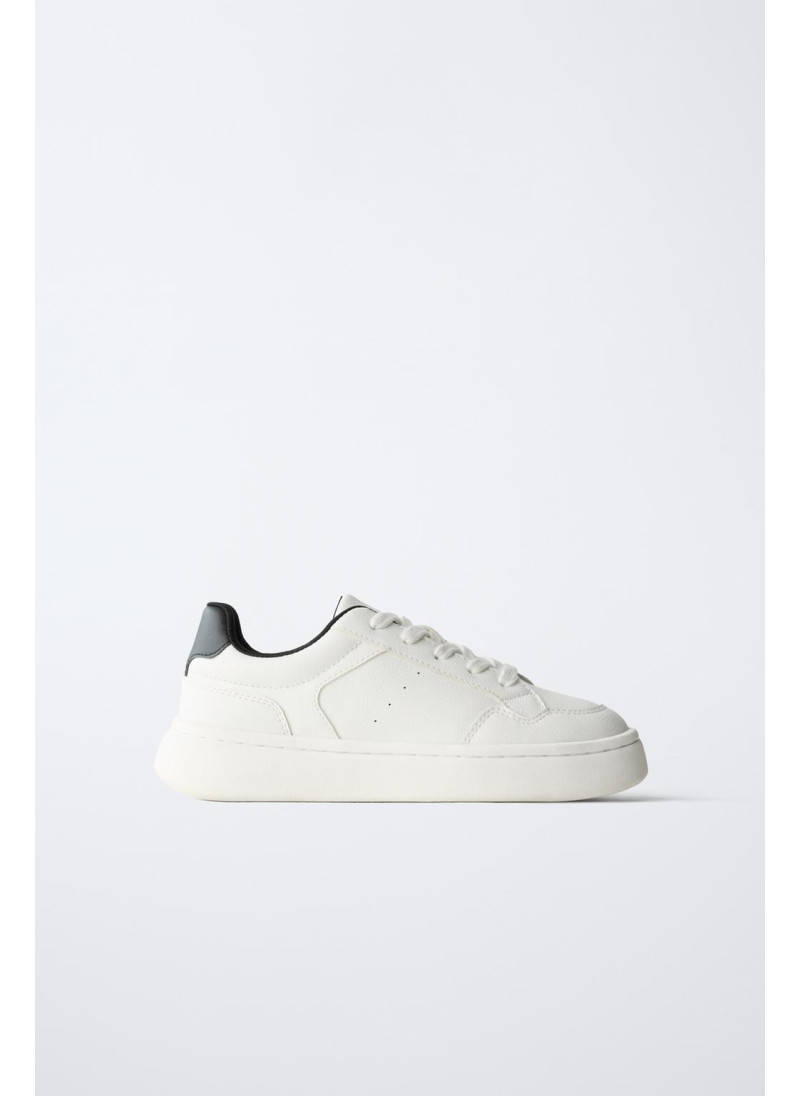 Кроссовки на массивной под�...