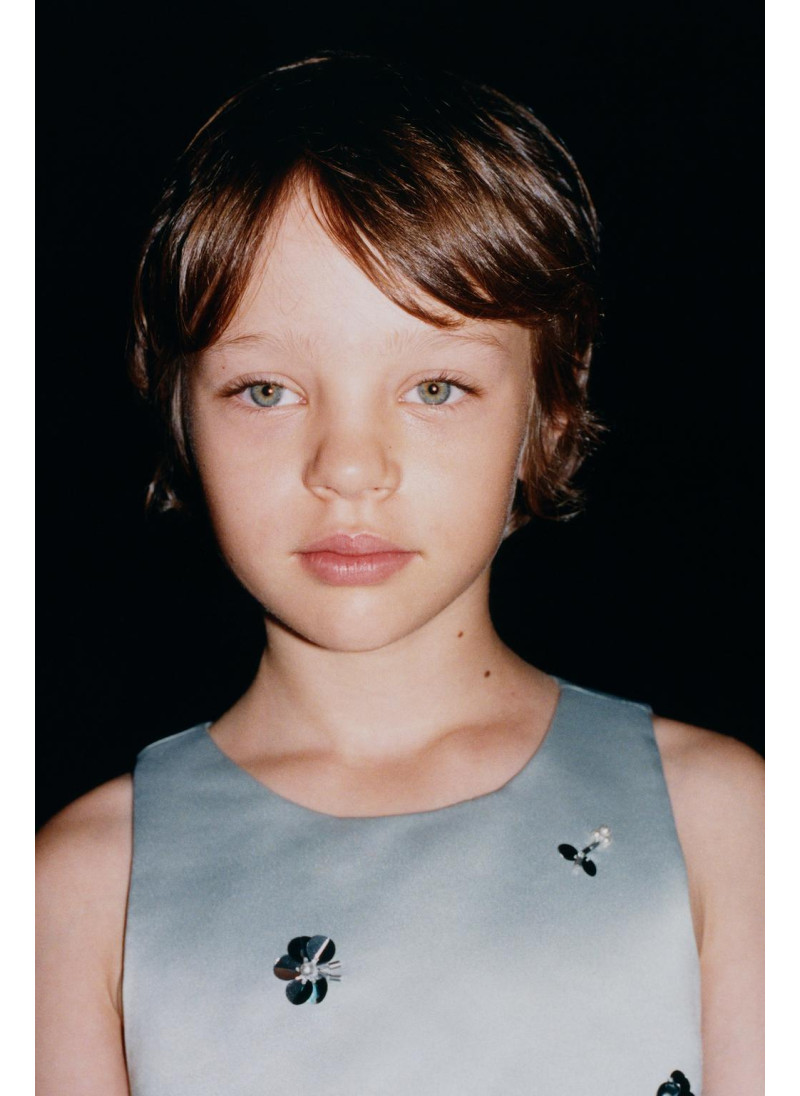 АТЛАСНОЕ ПЛАТЬЕ С ПАЙЕТКАМ�...