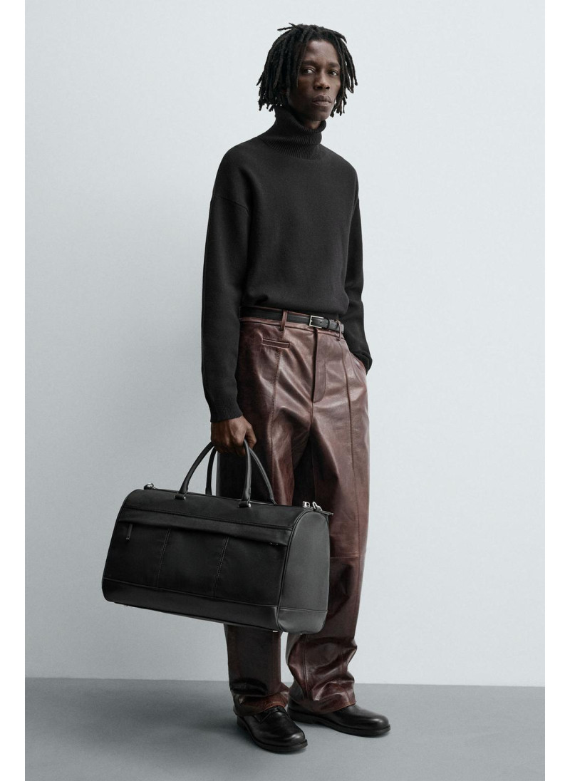 Сумка для путешествий с текстурным покрытием Сумка для путешествий с текстурным покрытием