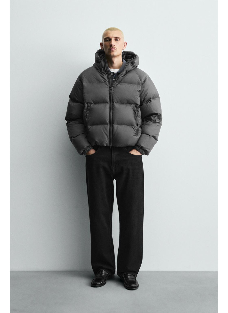 Пуховик с отделкой от влаги...