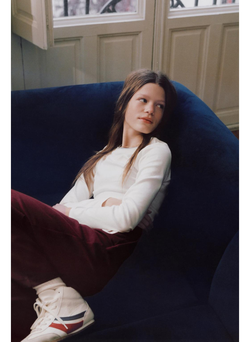 ШИРОКИЕ БРЮКИ ИЗ ПЛОТНОЙ ТКАНИ С ВЫШИВКОЙ ШИРОКИЕ БРЮКИ ИЗ ПЛОТНОЙ ТКАНИ С ВЫШИВКОЙ