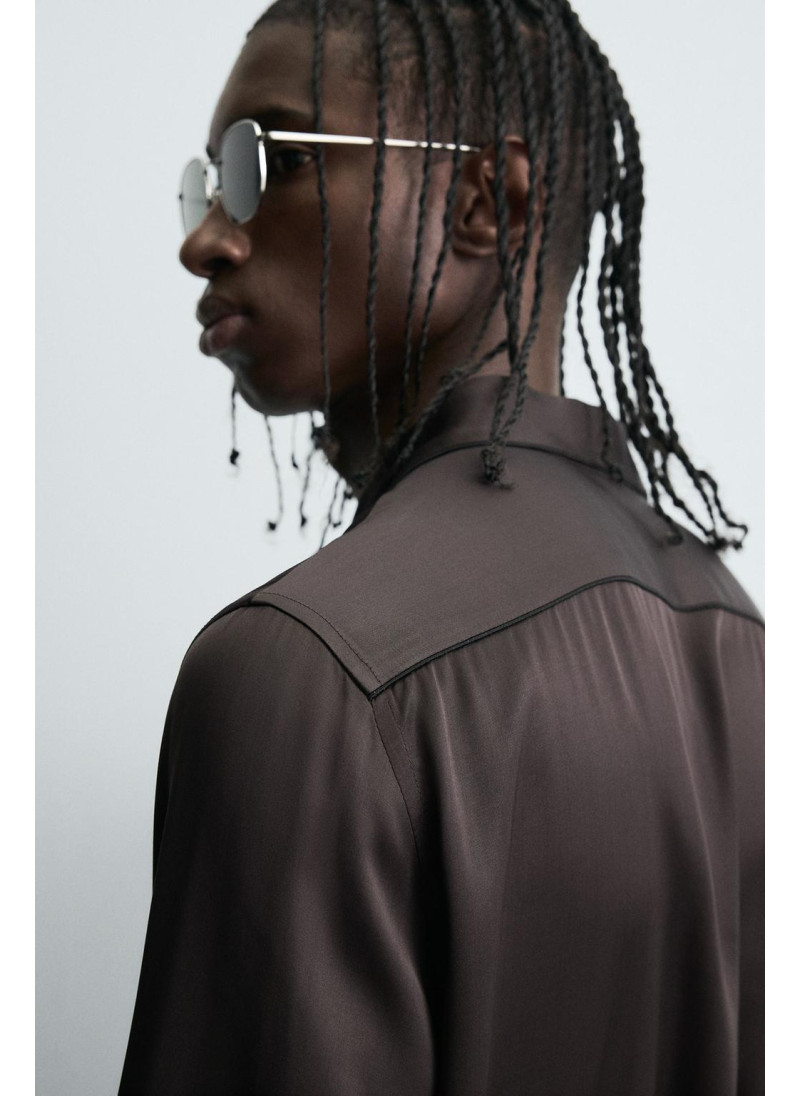 Рубашка из атласа с контрастными отделками Рубашка из атласа с контрастными отделками