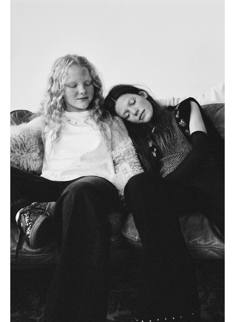 ТОП С ГОРЛОВИНОЙ ХАЛТЕР И СТРАЗАМИ ТОП С ГОРЛОВИНОЙ ХАЛТЕР И СТРАЗАМИ