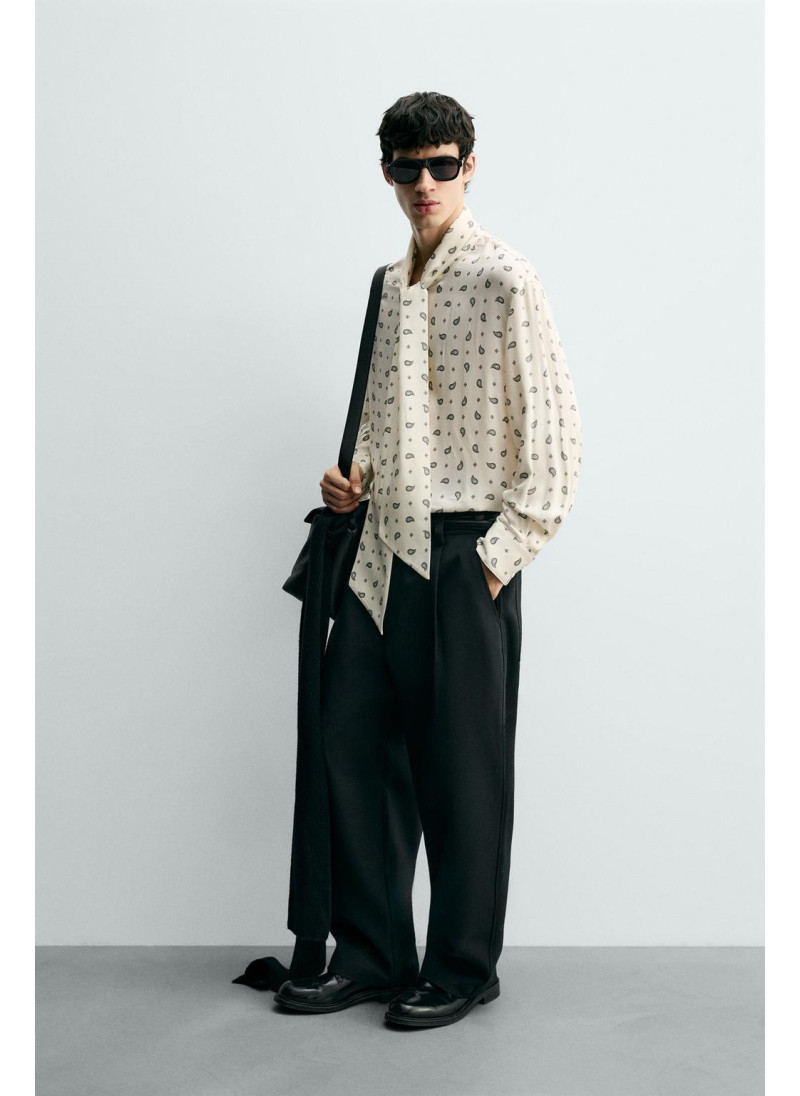 РУБАШКА С ПРИНТОМ «ПЕЙСЛИ» И БАНТОМ РУБАШКА С ПРИНТОМ «ПЕЙСЛИ» И БАНТОМ