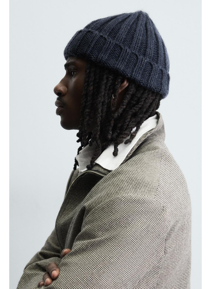 Шапка с ребристым узором Шапка с ребристым узором