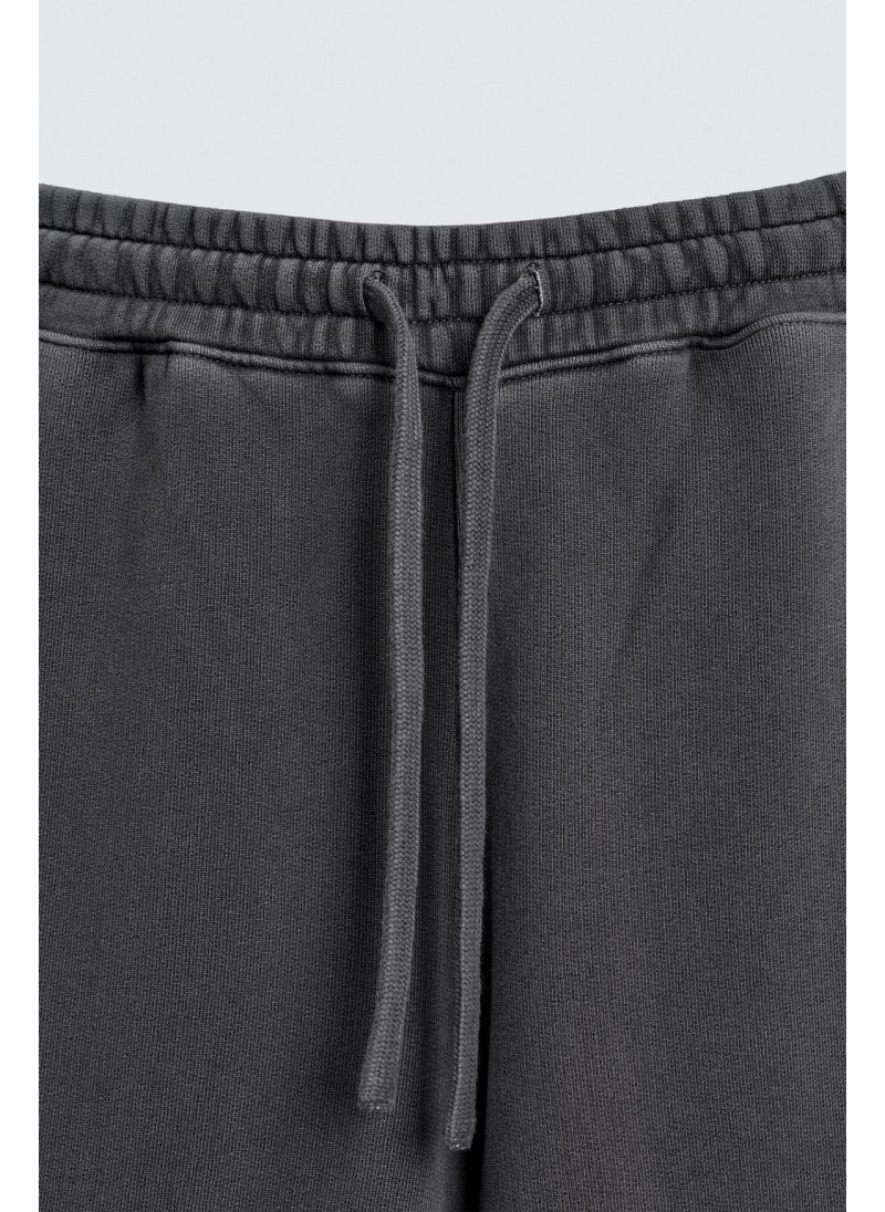 ДЖОГГЕРЫ WIDE FIT С ЭФФЕКТОМ ПОТЕРТОСТИ ДЖОГГЕРЫ WIDE FIT С ЭФФЕКТОМ ПОТЕРТОСТИ