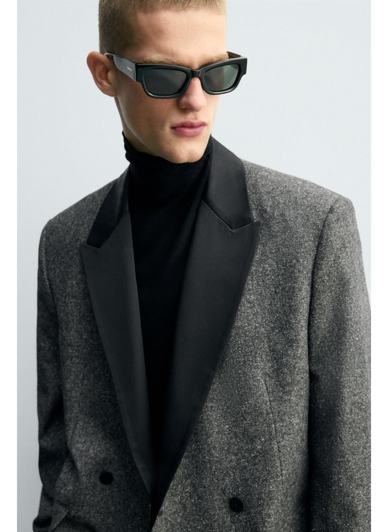 Пиджак с контрастным текстурным двубортным покроем Пиджак с контрастным текстурным двубортным покроем