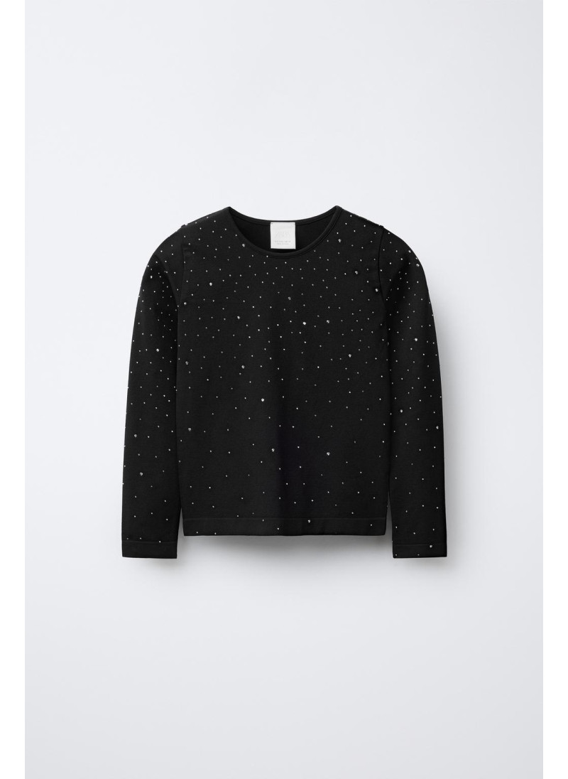 БЕСШОВНАЯ ФУТБОЛКА СО СТРАЗАМИ БЕСШОВНАЯ ФУТБОЛКА СО СТРАЗАМИ