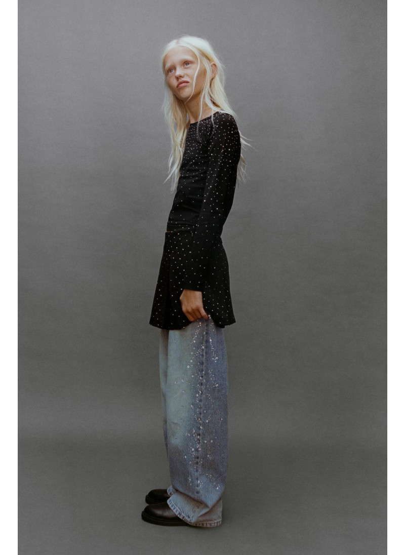 БЕСШОВНАЯ ФУТБОЛКА СО СТРА�...