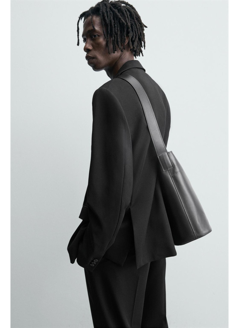 КОСТЮМНЫЙ ПИДЖАК КОМФОРТНОЙ ПОСАДКИ КОСТЮМНЫЙ ПИДЖАК КОМФОРТНОЙ ПОСАДКИ