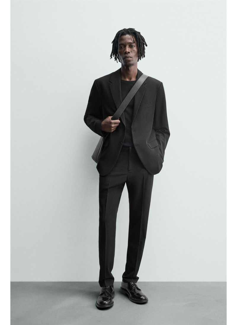 КОСТЮМНЫЙ ПИДЖАК КОМФОРТНОЙ ПОСАДКИ КОСТЮМНЫЙ ПИДЖАК КОМФОРТНОЙ ПОСАДКИ