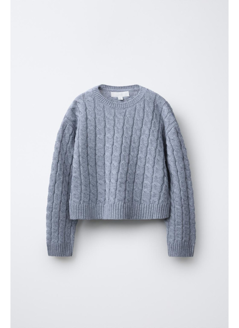 СВИТЕР С УЗОРОМ «КОСЫ»