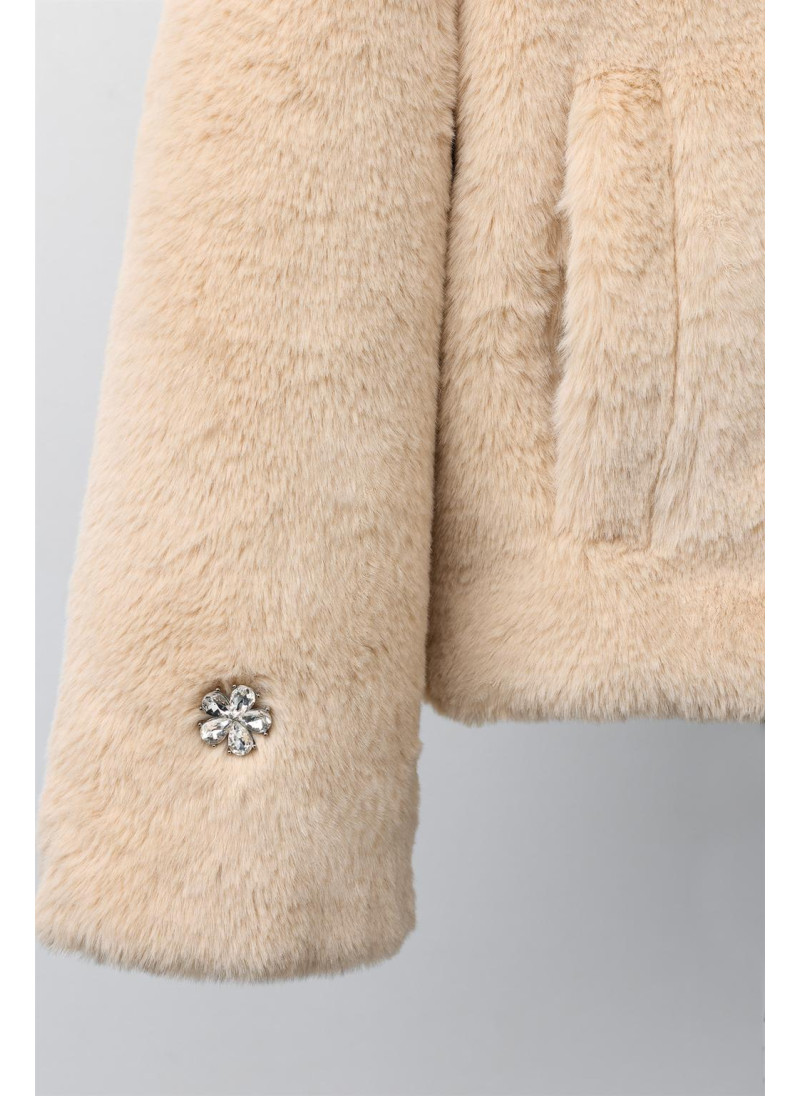 Короткое пальто из искусственного меха с камнями Короткое пальто из искусственного меха с камнями